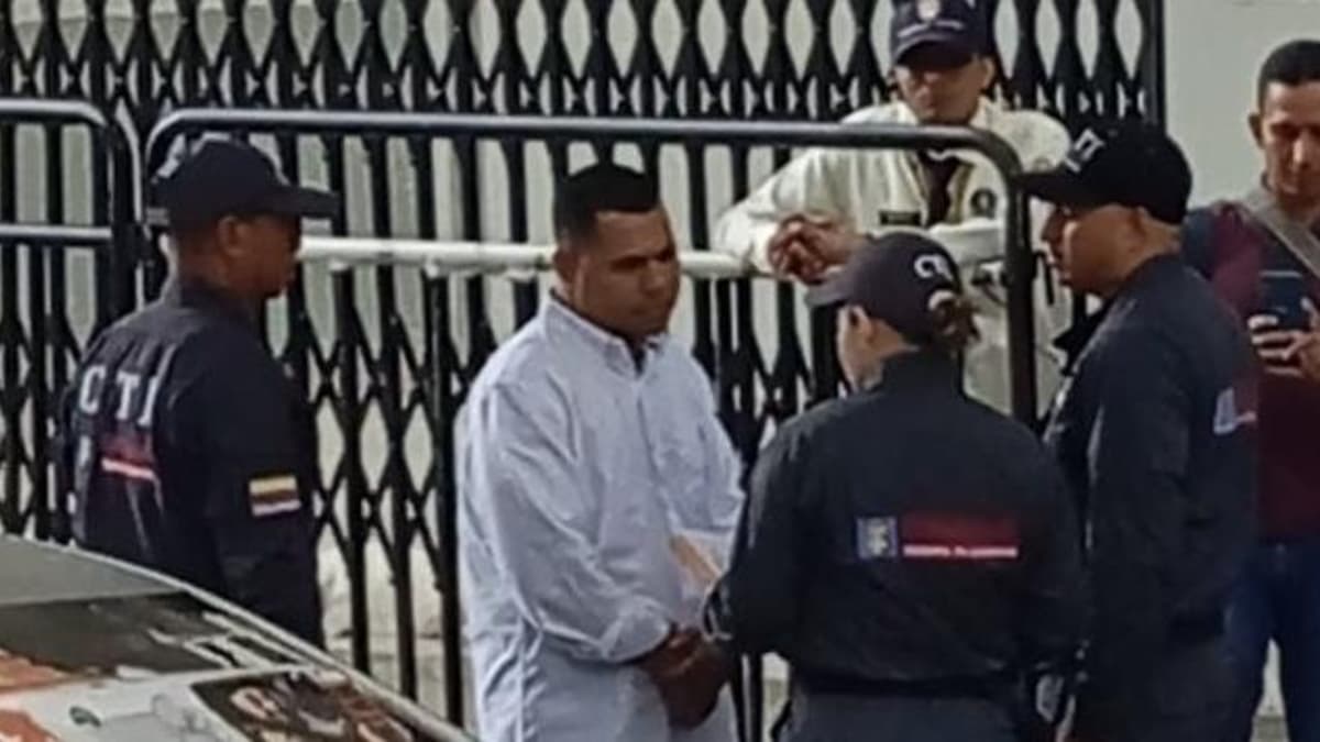 Concejal de Barranquilla se entrega a la Fiscalía acusado de violencia intrafamiliar agravada