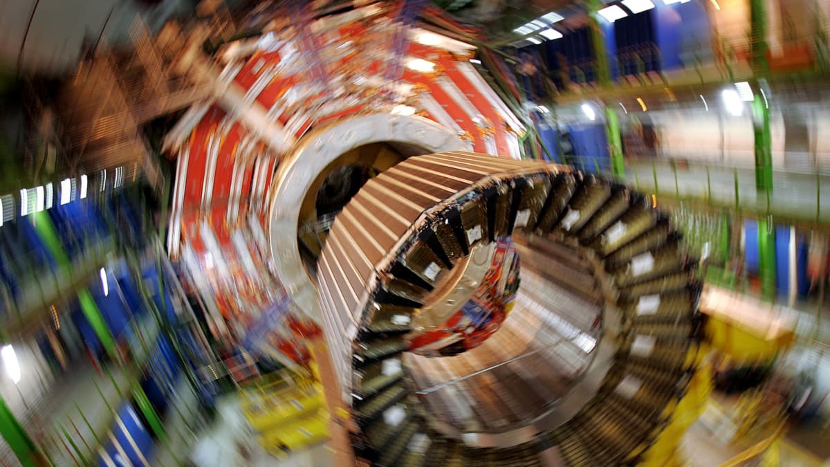 El CERN descubre una partícula cuatro veces más pesada que el protón