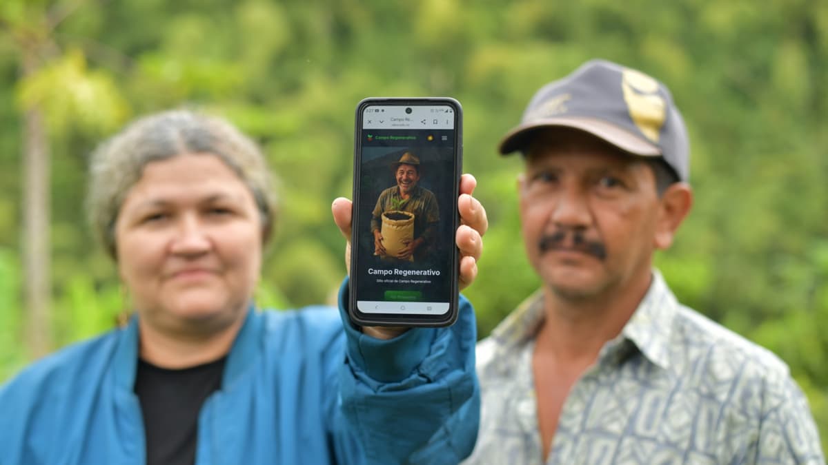 Una app que enseña a campesinos a hacer compost exacto con su celular