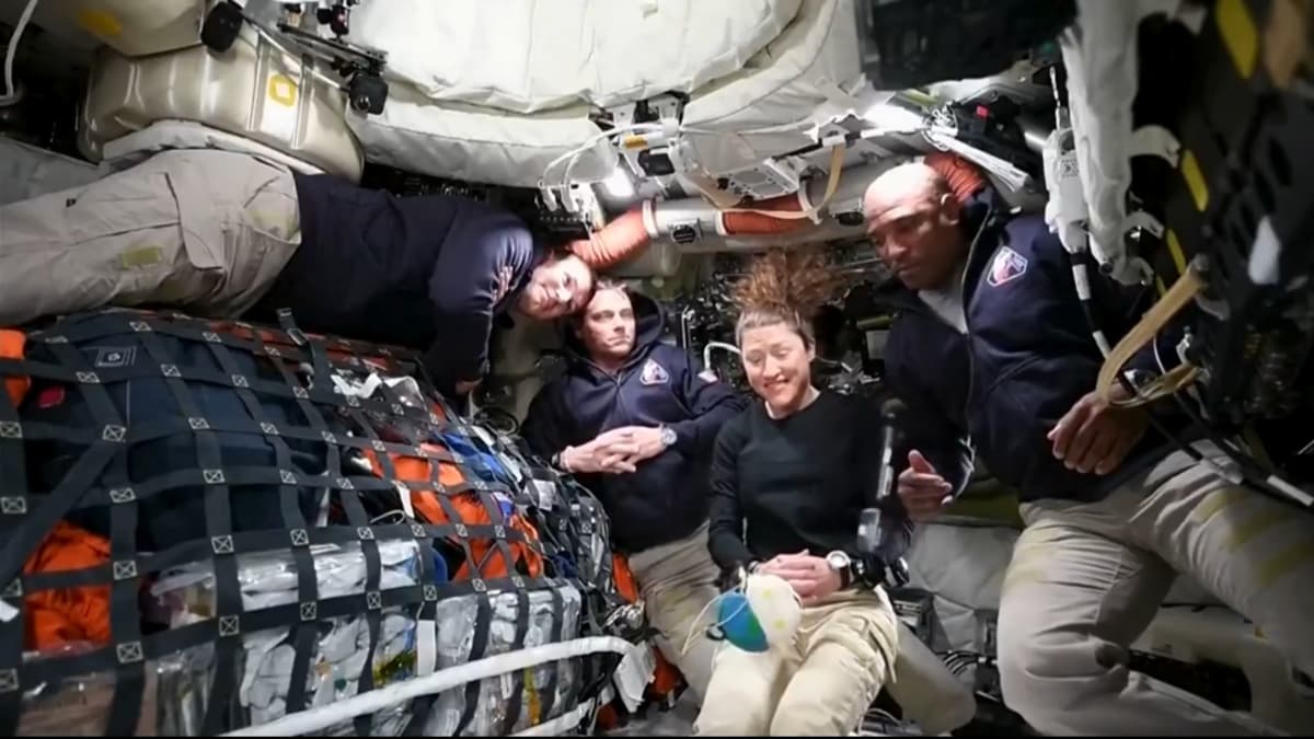 Sin camas ni almohadas: así descansan los astronautas de Artemis II rumbo a la Luna