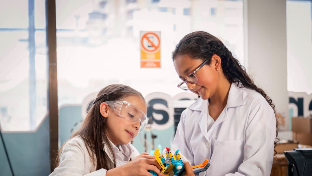 Más de 880 estudiantes compiten en robótica e ingenio en la cuarta edición de PachasBot