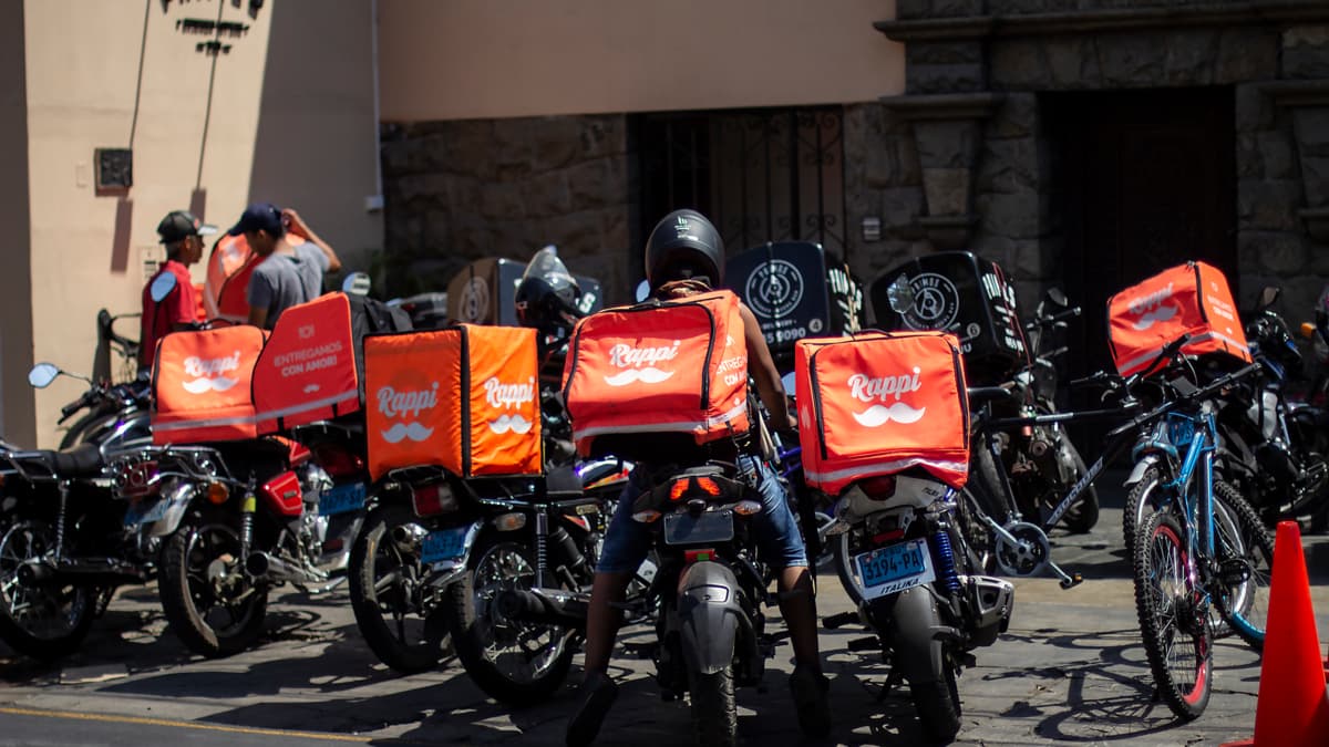 Rappi bloquea 2.300 cuentas de repartidores por fraude: la tensión entre seguridad y empleo en plataformas