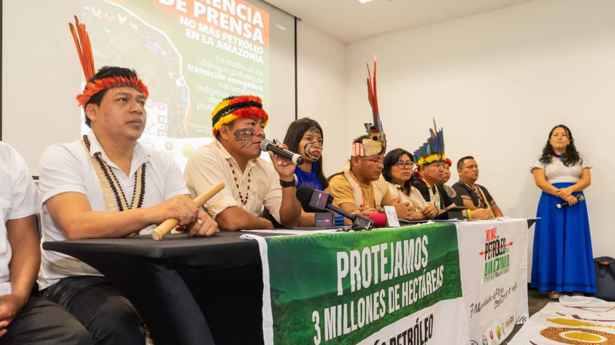 Indígenas ecuatorianos alertan en Santa Marta: nuevos bloques petroleros amenazan 3 millones de hectáreas amazónicas