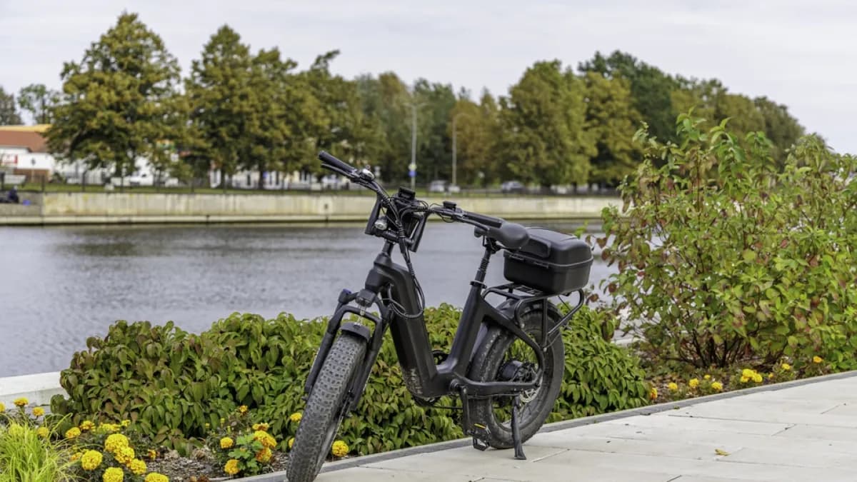Bogotá inaugura feria de movilidad eléctrica con bicicletas, motos y patinetas
