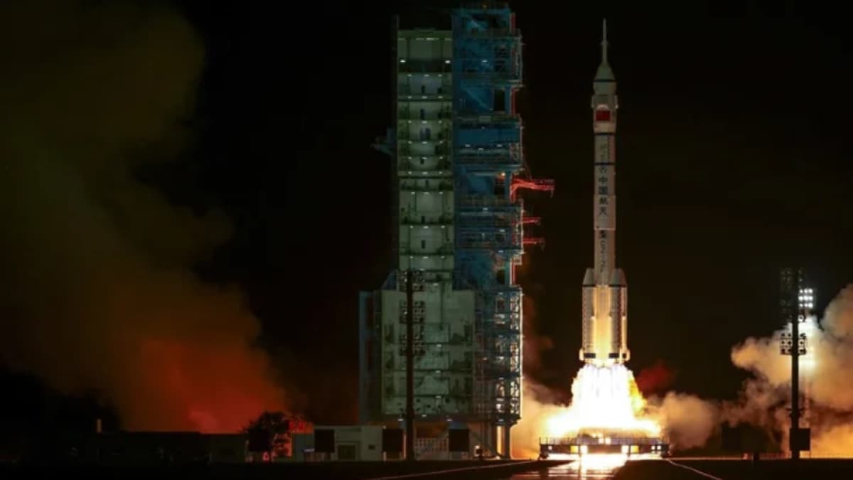 Astronautas chinos regresan a Tierra tras siete meses en órbita, estableciendo nuevo récord