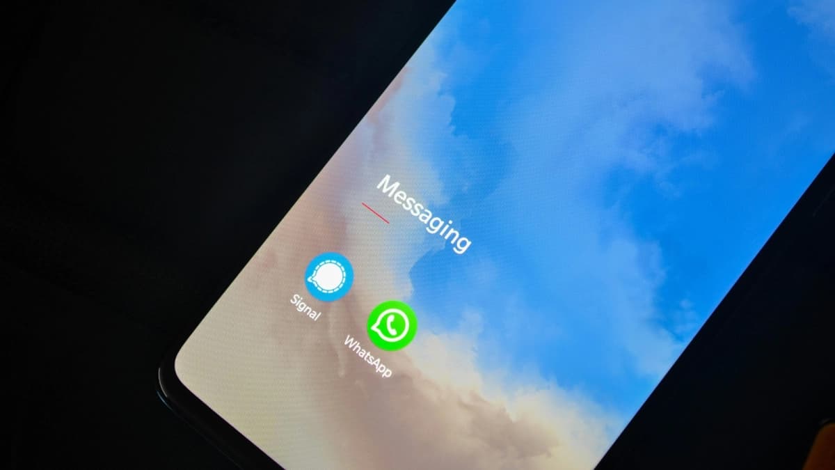Los bancos colombianos apuestan por chatbots en WhatsApp para atender clientes y reducir costos operativos