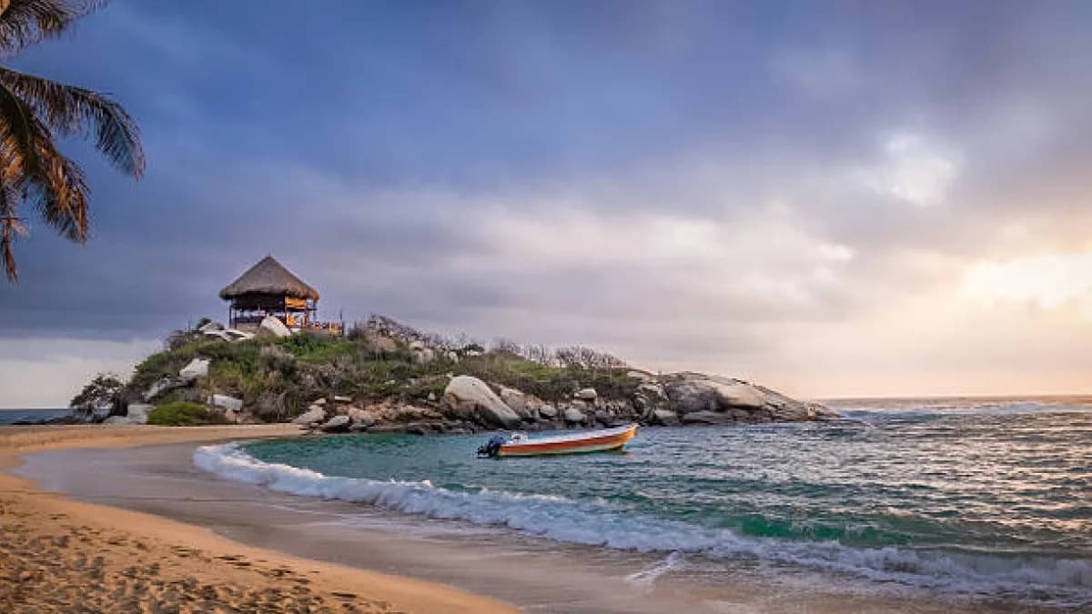 Tayrona reabre pero cierra dos accesos terrestres por problemas de movilidad en la región