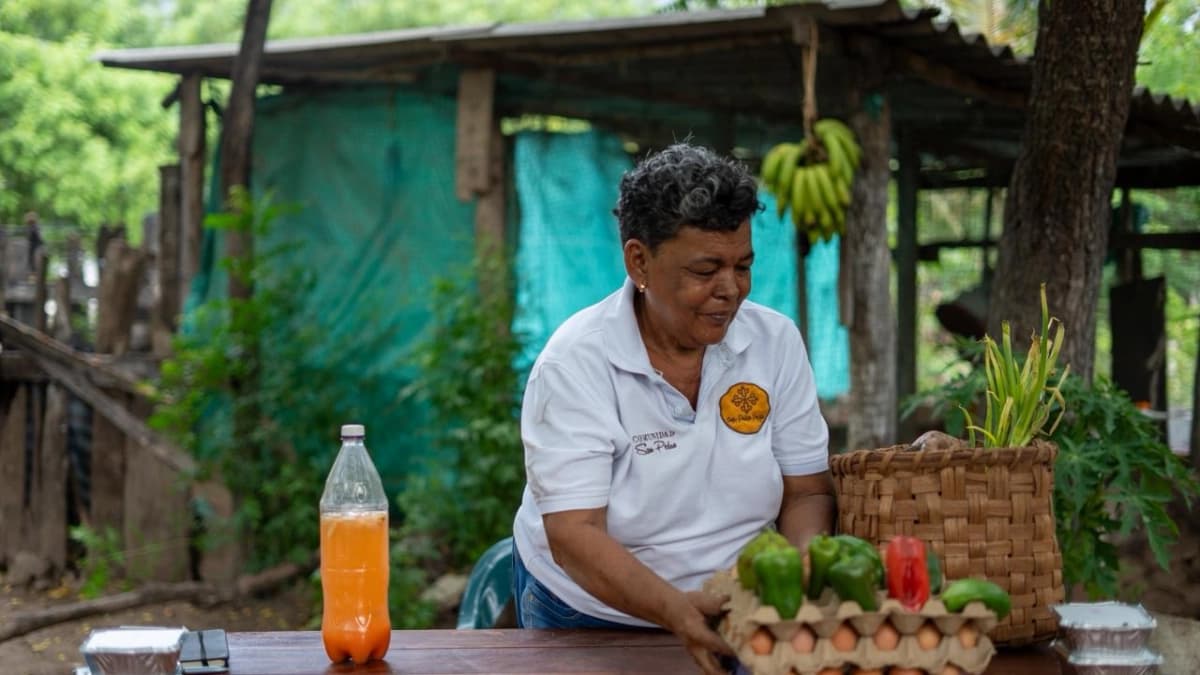 En la Guajira, mujeres transforman huertos y animales en negocios que generan ingresos y seguridad alimentaria