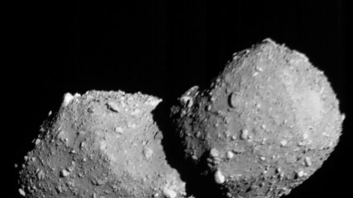 Japón captura imágenes de asteroide con forma de muñeco de nieve durante prueba de defensa planetaria