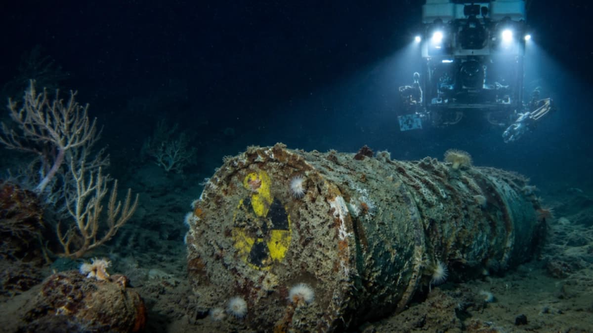 Científicos localizan miles de barriles radiactivos que Europa hundió en el Atlántico hace décadas