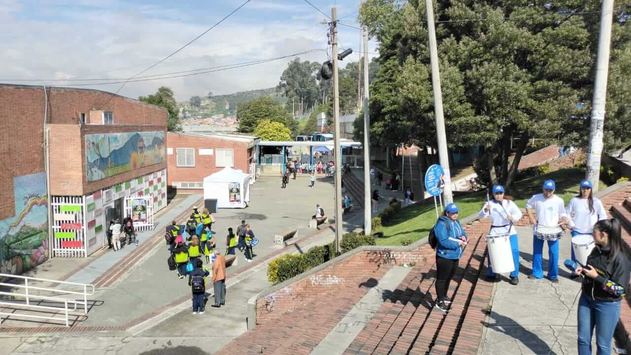 30.000 hogares bogotanos ya navegan con Internet gratuito de fibra óptica