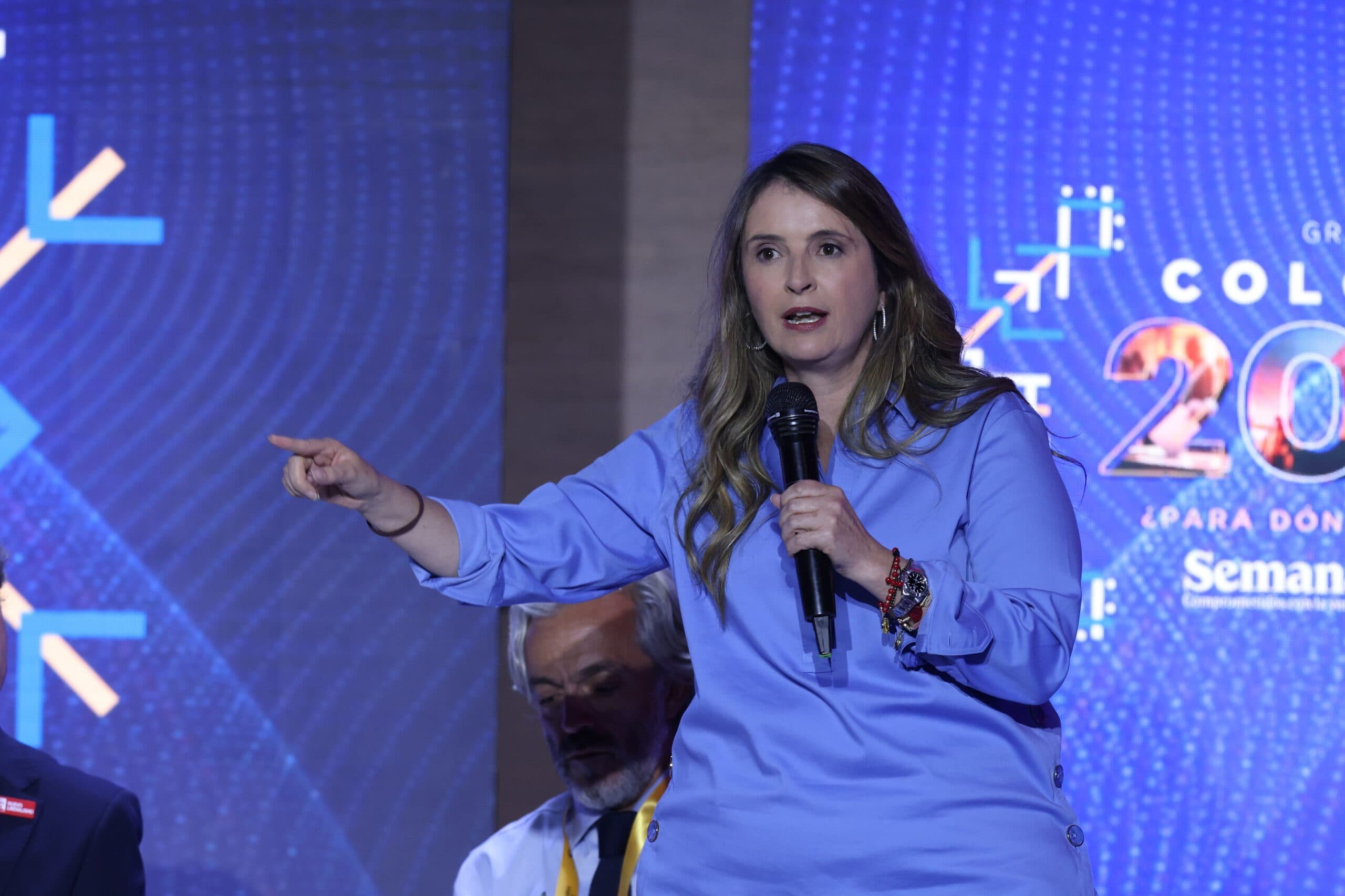 Paloma Valencia recibe partidos pero no corruptos: línea roja en su campaña