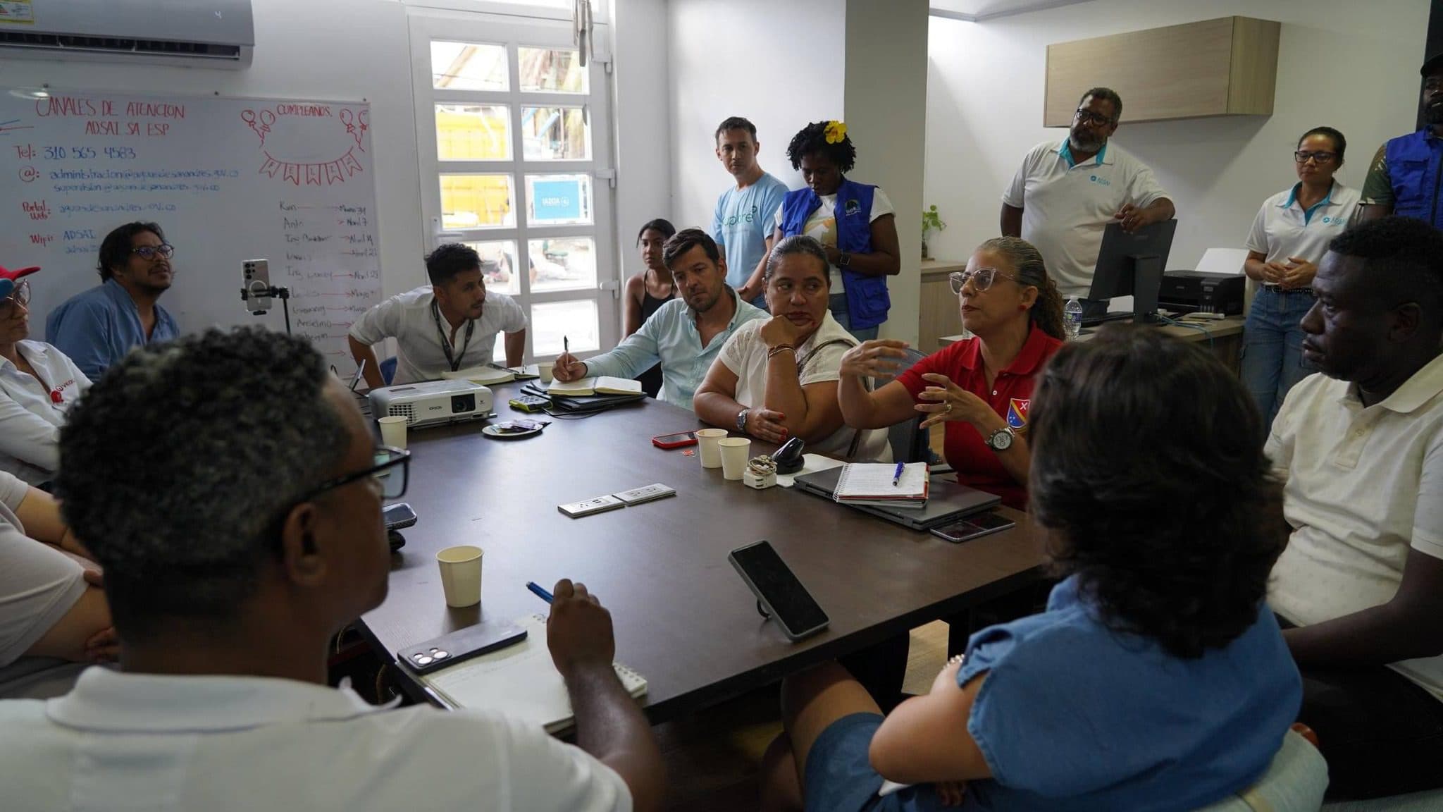 Gobierno Nacional y Gobernación del Archipiélago trabajan juntos por agua potable y saneamiento
