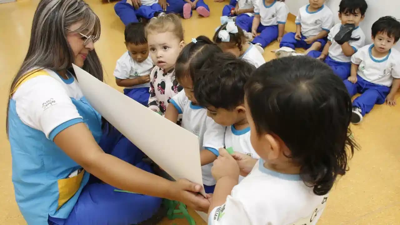 Medellín abre convocatoria masiva para matricular niños en Buen Comienzo con cupos disponibles