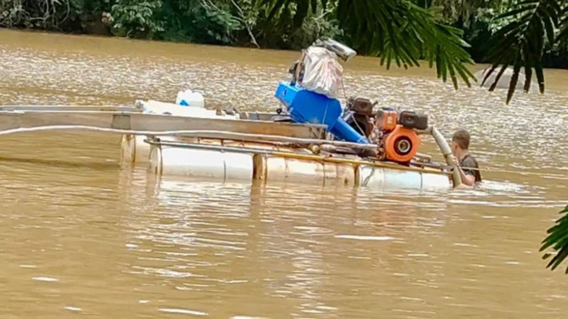 Ejército destruye equipos de minería ilegal que movían 480 millones mensuales en Antioquia