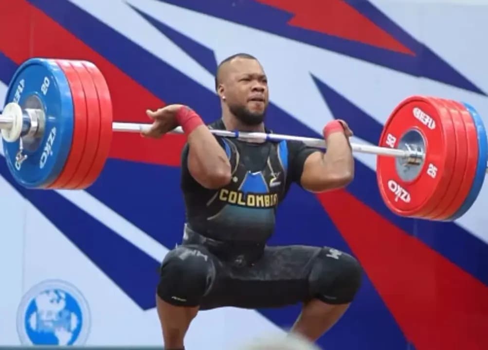 Jeison López hace historia: oro y triple récord mundial en halterofilia para Colombia