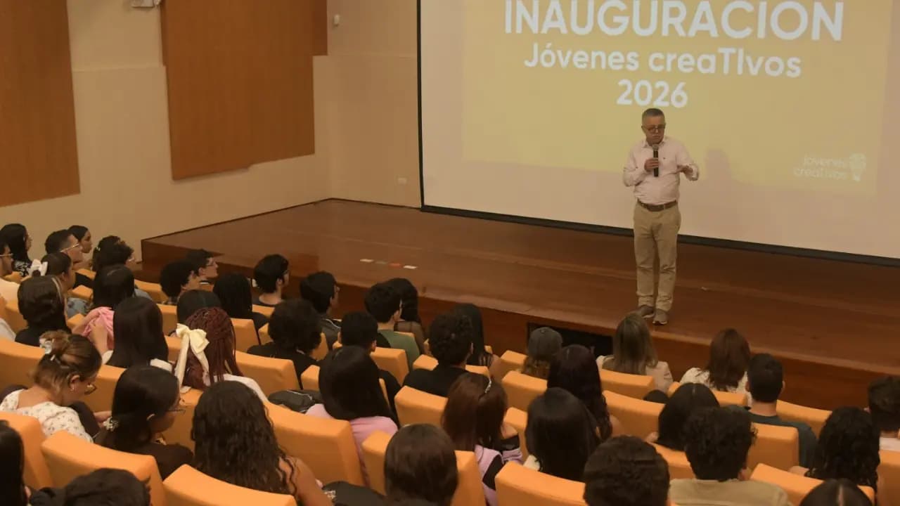 Medellín abre puertas a 92 jóvenes para formarse en tecnología y emprendimiento digital