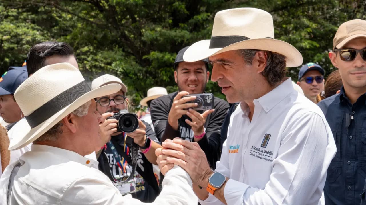 Medellín celebra dos siglos como capital con fiesta cultural en el centro de la ciudad