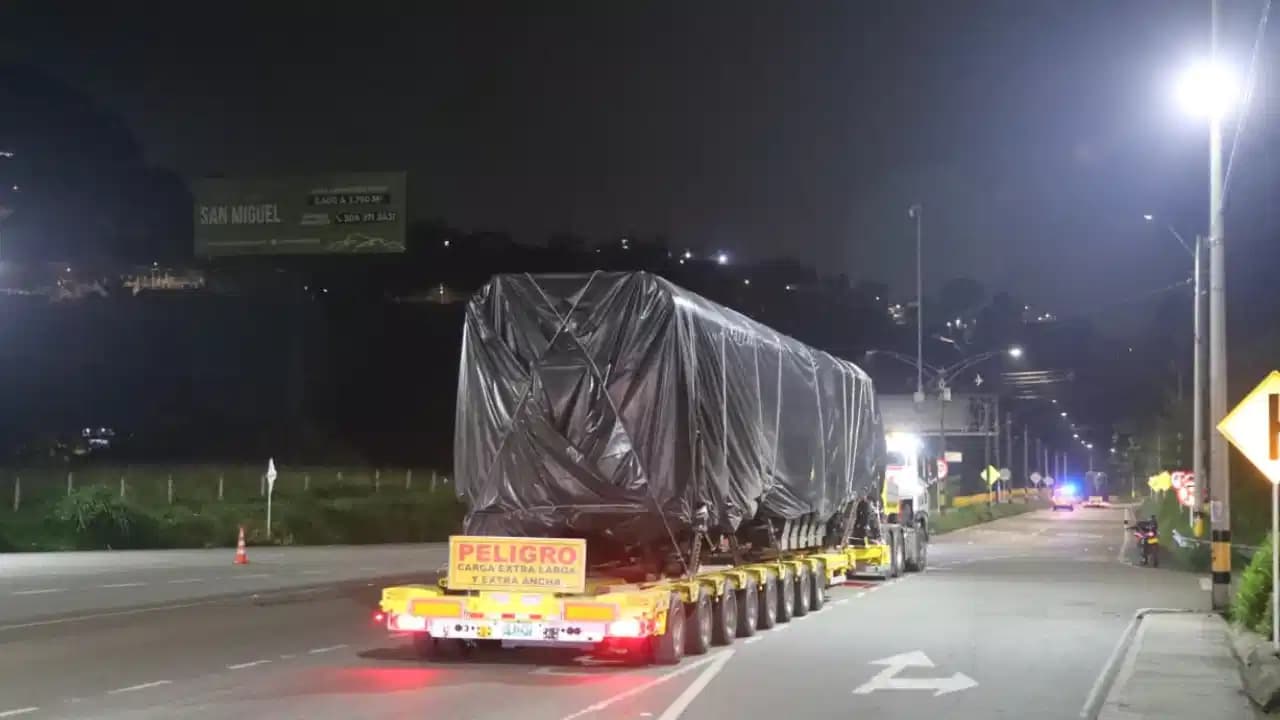 Metro de Medellín estrena máquina para renovar rieles y mejorar la seguridad del sistema