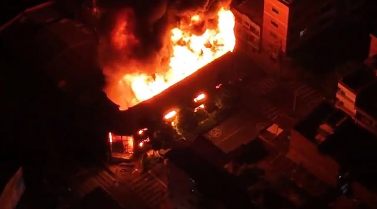 Dron captura las imágenes del segundo incendio que azota a Itagüí en días recientes