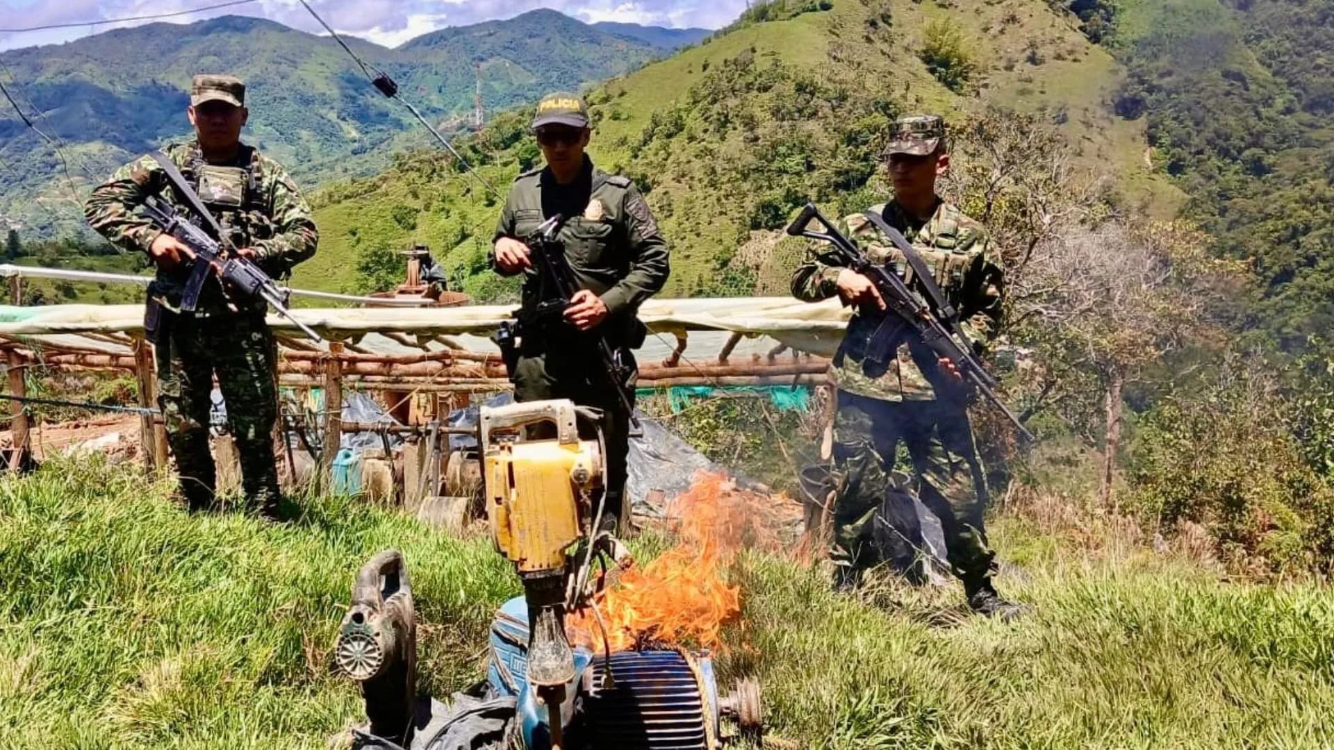 Desmantelan dos socavones de minería ilegal en San Carlos que movían casi 100 millones mensuales