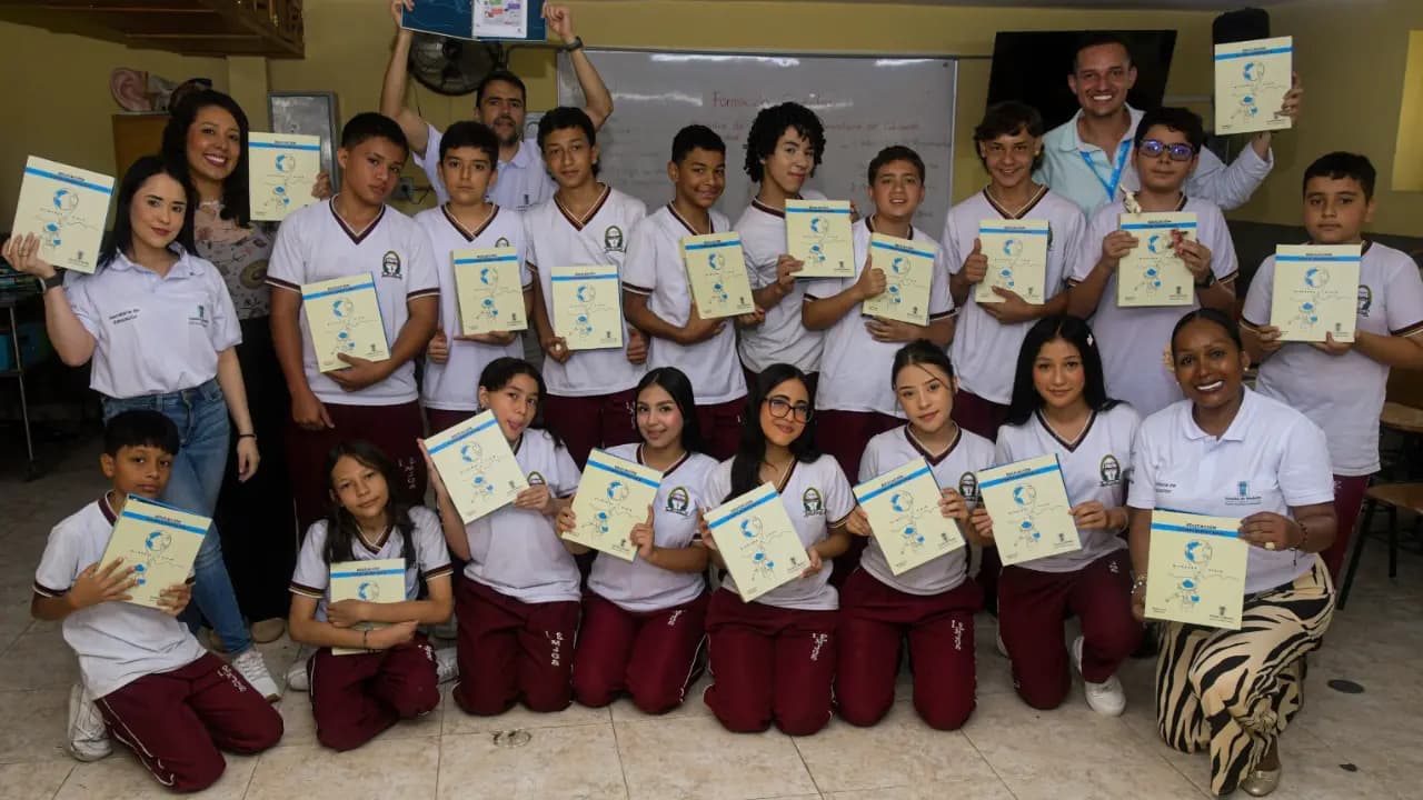 Medellín forma jóvenes críticos: así aprenden a debatir y decidir en su comunidad