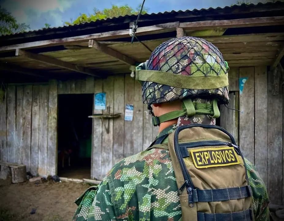 Ejército destruye megafábrica de explosivos de disidencias en El Tambo, Cauca