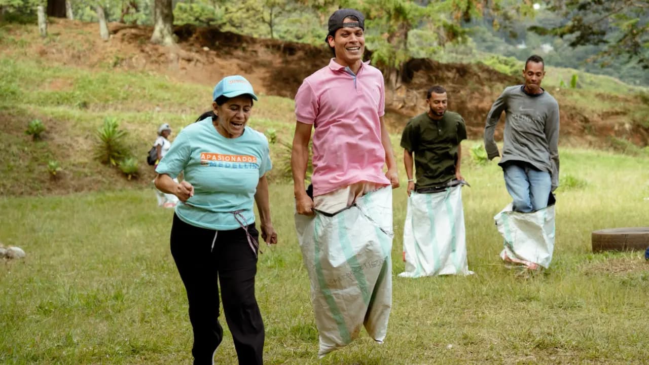 Medellín y México se encuentran para fortalecer el voluntariado juvenil en San Javier