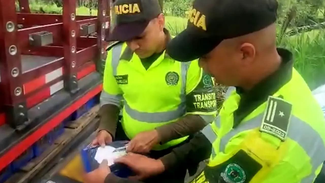 Capturan a hombre con 448 paquetes de cocaína en camioneta en Antioquia