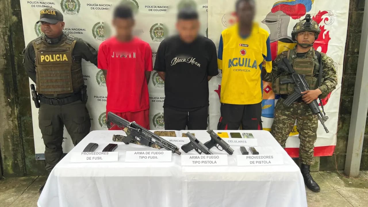 Capturan tres presuntos sicarios del Clan del Golfo en El Bagre con arsenal de guerra