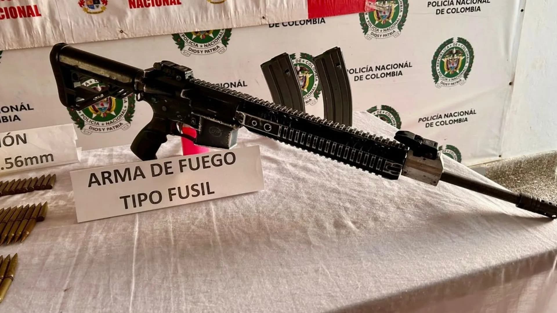 Presunto integrante del Clan del Golfo se entrega armado en Urrao, Antioquia