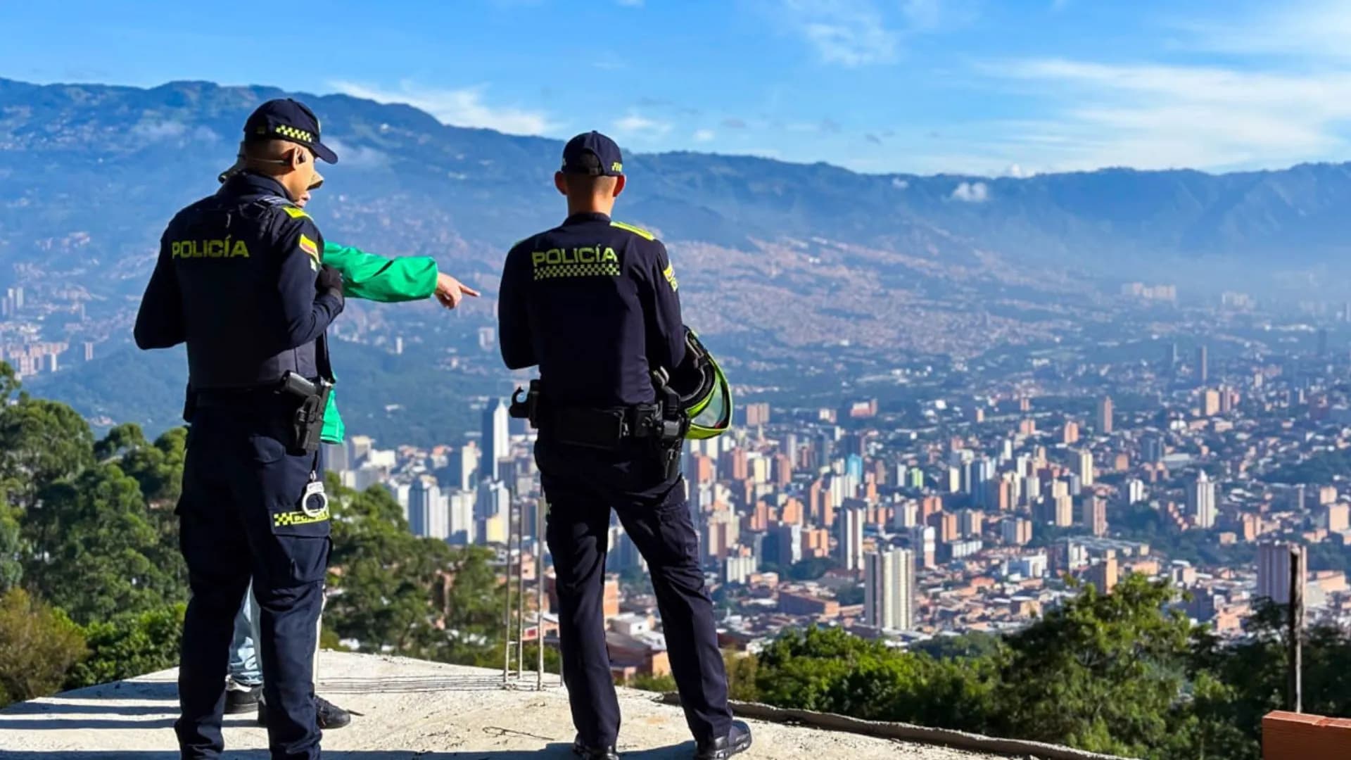 Medellín frena 41 construcciones ilegales en Buenos Aires que amenazaban zona protegida