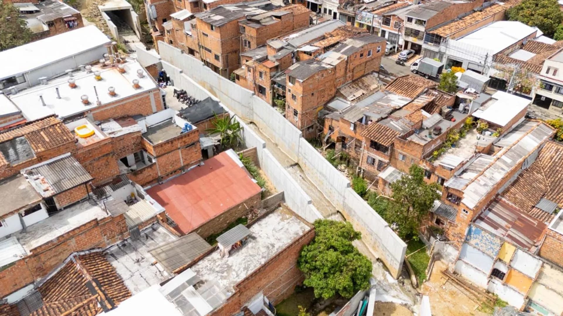 Medellín recupera la quebrada La Honda con obra al 93%: beneficia a cientos de familias