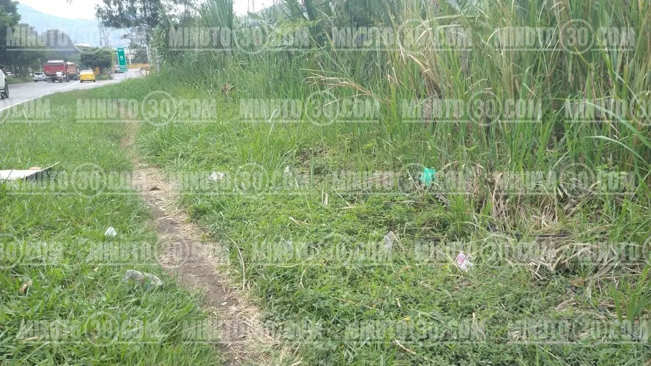 Hallan cadáver envuelto en bolsas en la Autopista Norte de Copacabana