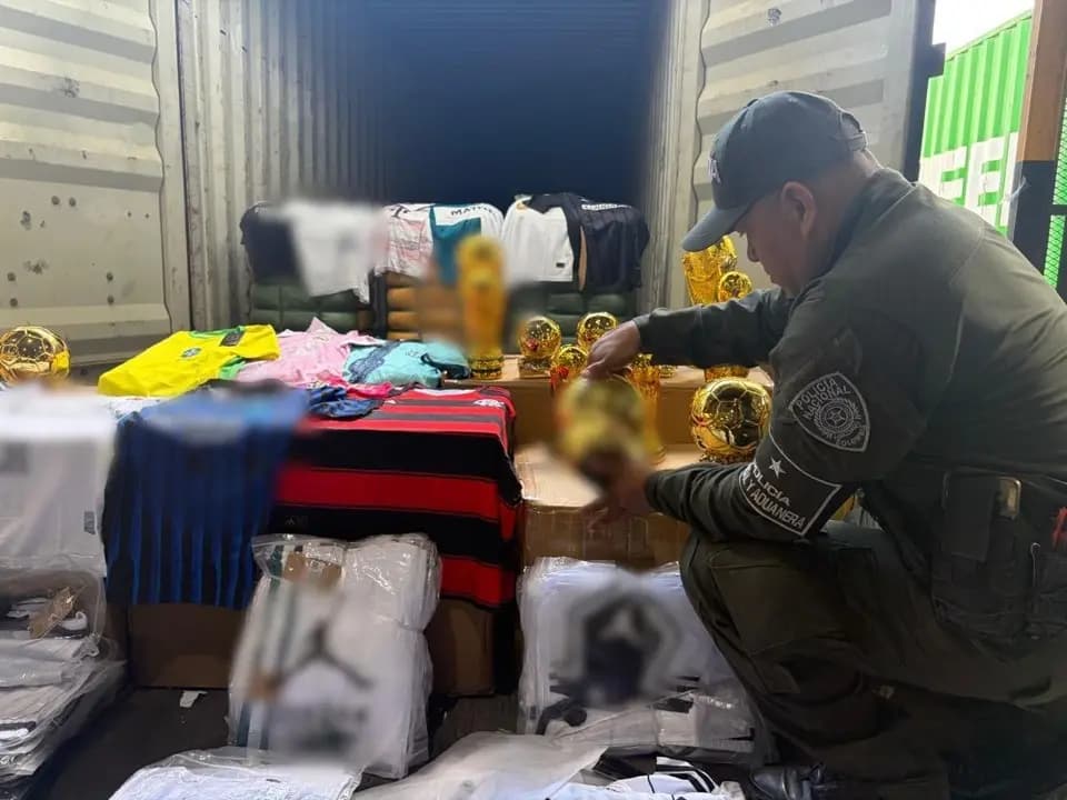 Policía incauta más de 149.000 artículos de contrabando en puerto de Buenaventura