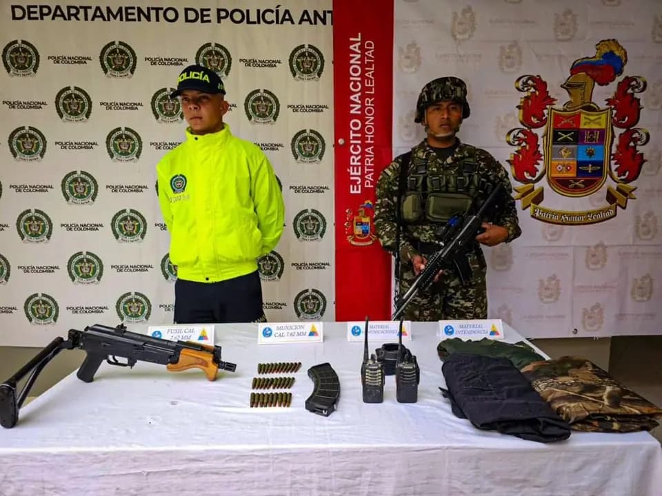 Autoridades incautan explosivos y armas del ELN en Cocorná con destino a Medellín