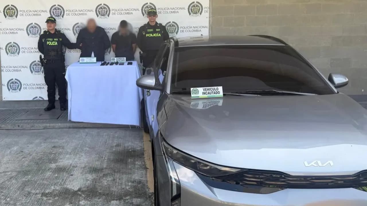 Se lanzó de un carro en movimiento y escapó de un intento de secuestro en El Poblado