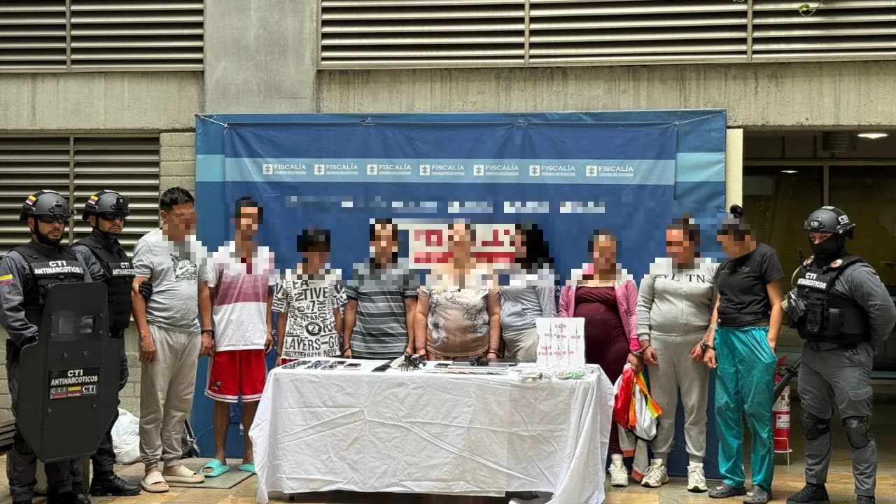 Cae red de heroína que vendía droga por WhatsApp cerca de colegios en Medellín