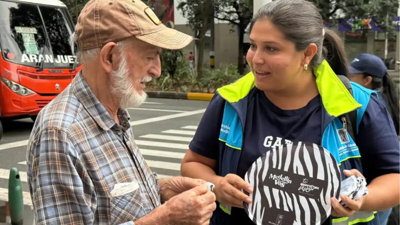 Medellín combate los siniestros viales con arte y pedagogía en las calles
