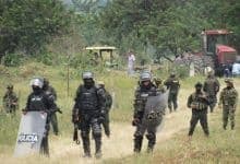 Operativo policial desaloja invasión en Montelíbano que albergaba cientos de familias