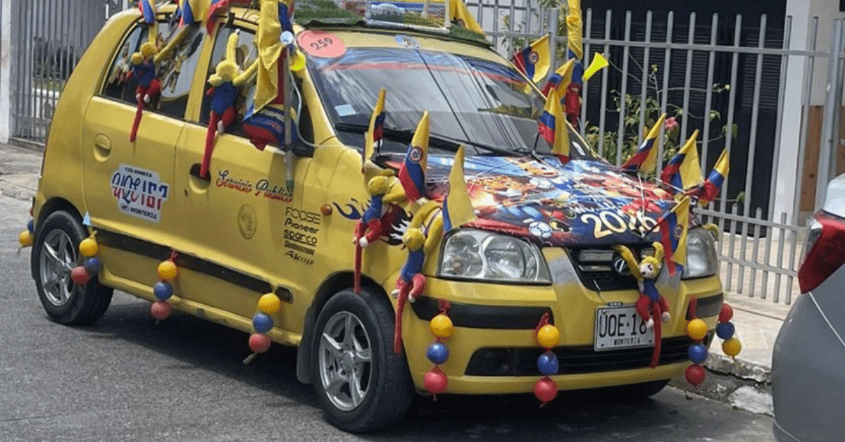 El taxi más futbolero de Montería conquista las calles con su pasión por Colombia