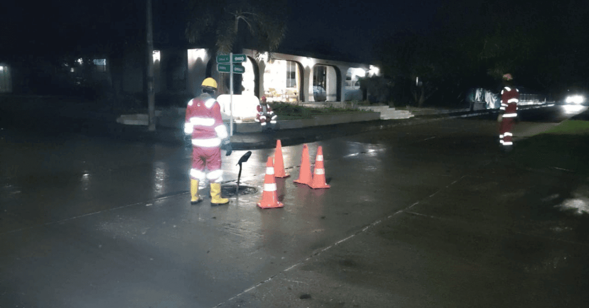Veolia controló rápidamente rebosamiento de aguas en El Recreo durante lluvia en Montería