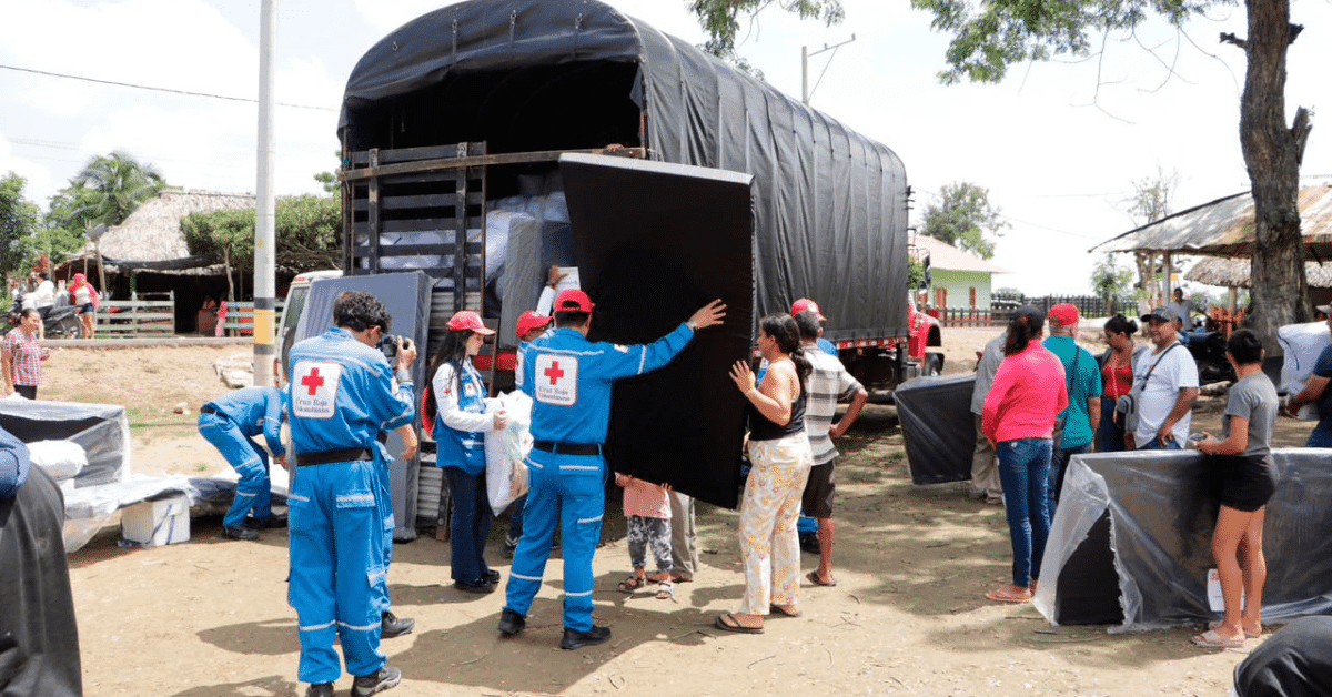 Cereté entrega ayudas a 130 familias damnificadas por frente frío y lluvias