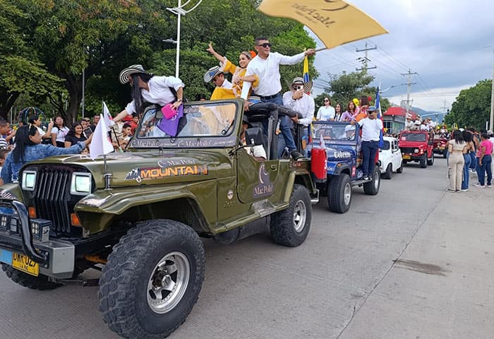Más de 100 Jeep Willys encendieron Valledupar en el arranque del Festival Vallenato
