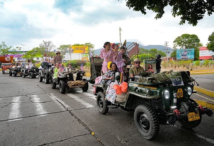 Jeeps parranderos vuelven a revolucionar Valledupar en apertura del Festival Vallenato