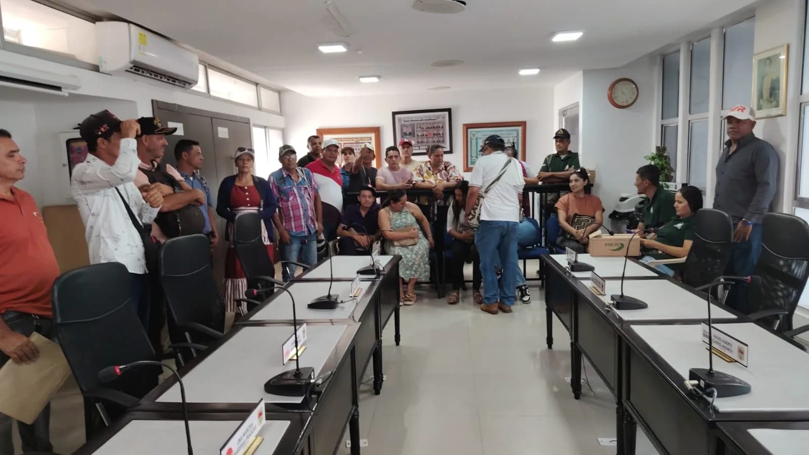 Campesinos toman el Concejo de Codazzi por proyectos rurales aplazados