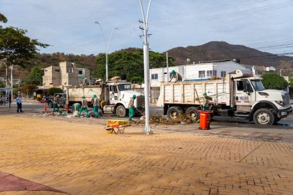 Santa Marta limpia la Calle 30, pero pide a ciudadanos que la mantengan así