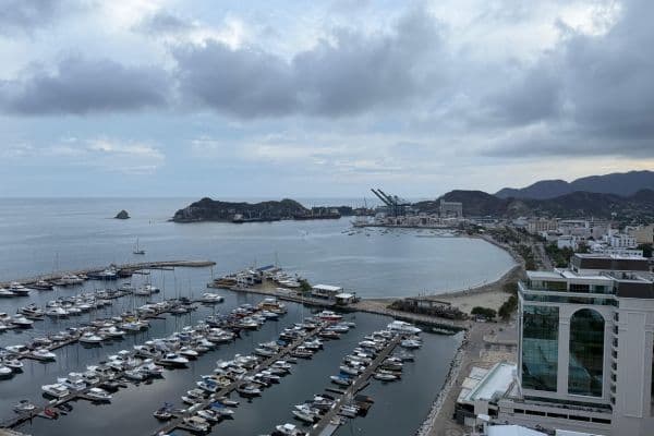 Santa Marta amanece nublada: humedad del 77% y riesgo de lluvia para este sábado