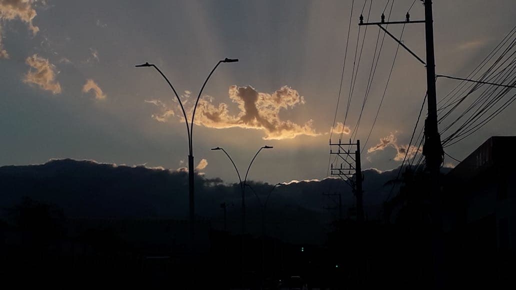 Santa Marta amanece nublada y calurosa este martes sin lluvia a la vista