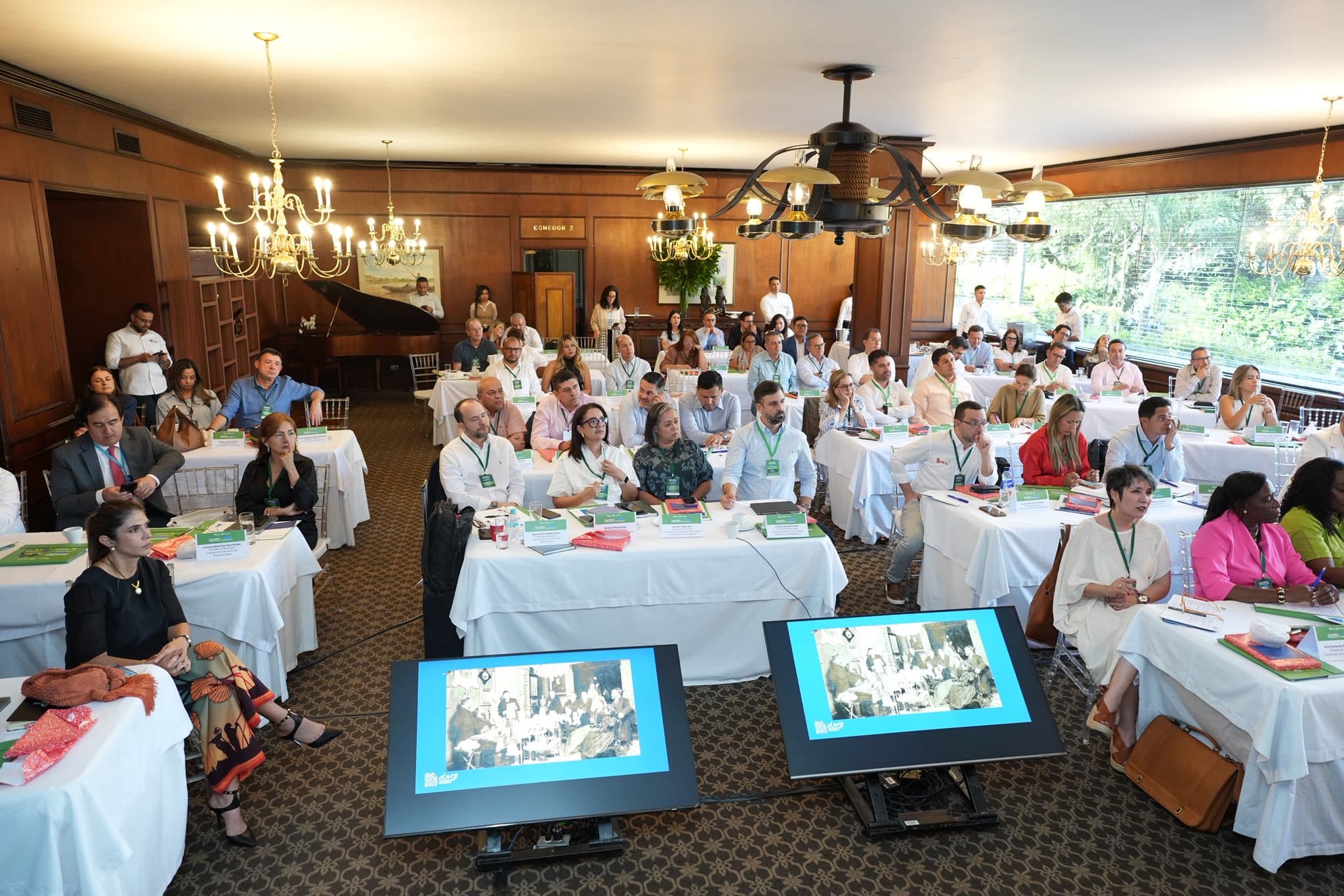 CamComercio participa en asamblea nacional para fortalecer la competitividad empresarial regional